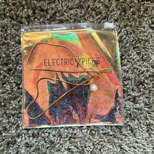 Electric Picks Gold Pearl Necklace